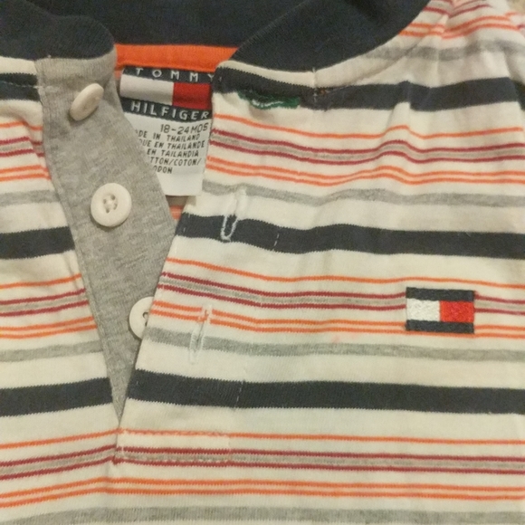 Tommy Hilfiger long sleeve onesie for 18-24 months with snaps to keep shirt tuck - Picture 2 of 7